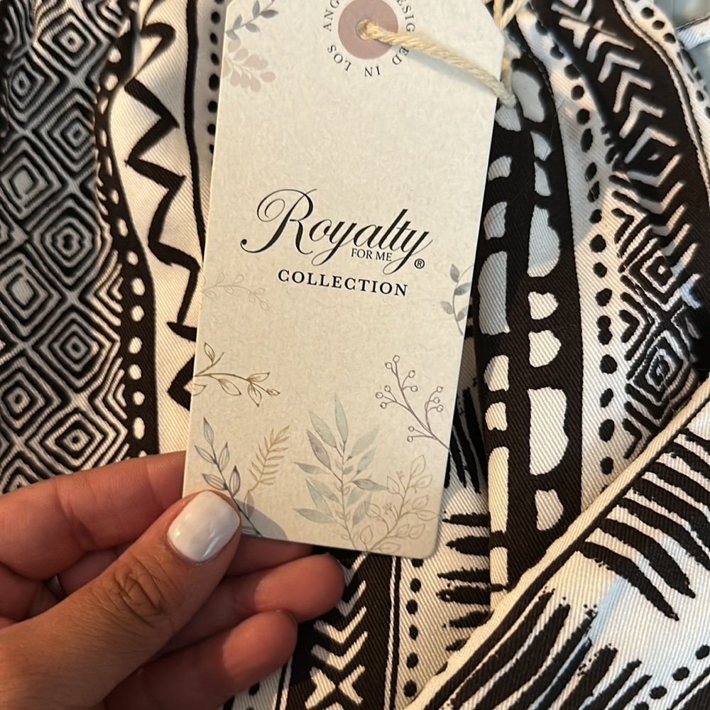 Royalty Collection - Picture 2 of 6